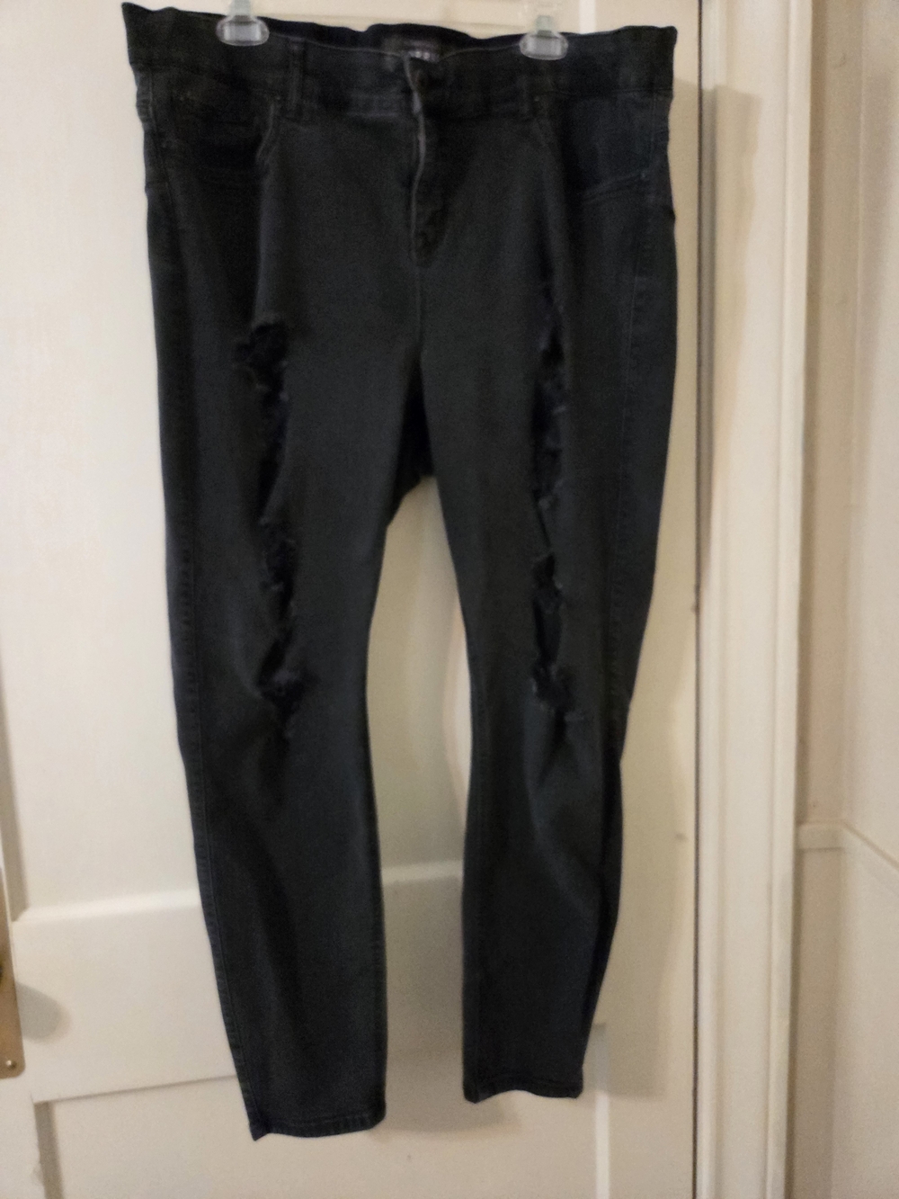 Torrid Black Distressed Jeans Size 22R Bombshell Skinny Inseam 27"